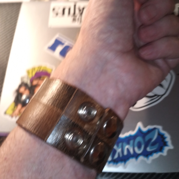LEATHER CUFF - Picture 3 of 9